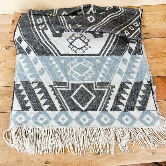 Serra Wide Southwestern Scarf Aztec Blue Black White Knit‎ Fringe - Picture 1 of 6